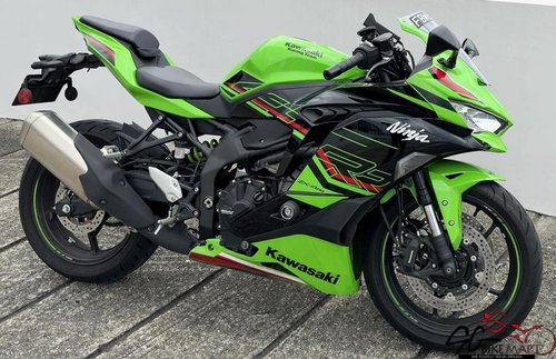 (^-^) kawasaki-ninja-zx4r-right-side