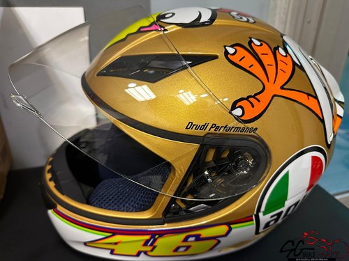 Capacete Valentino Rossi Chicken Helmet Capacete AGV K3 Chicken (Valentino  Rossi) Grid Motors