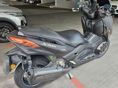 Yamaha Xmax 300