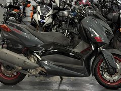 Yamaha Xmax 300
