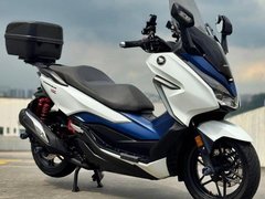 Honda Forza 300