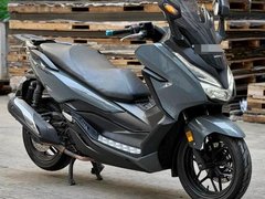 Honda Forza 300