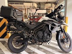 Triumph Tiger 800 XCX