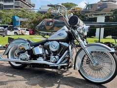Harley Davidson FLSTC Heritage Softail Classic