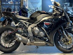 Honda CBR1000RA Fireblade