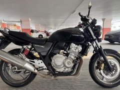 Honda CB400 Super 4 Revo