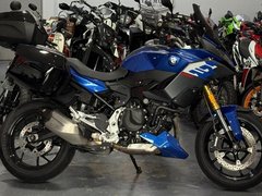 BMW F900XR