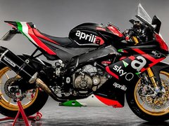 Aprilia RSV4 Factory APRC