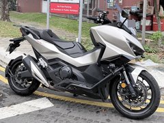 Honda Forza 750