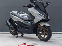 Honda Forza 350