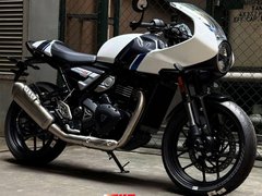 Triumph Thruxton 400 