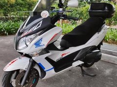 Honda FJS400D SilverWing