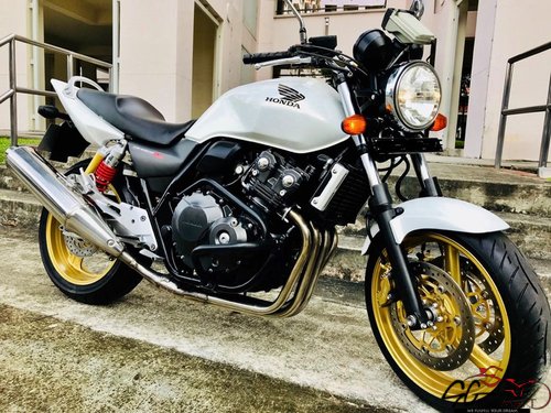 Honda cb400 revo