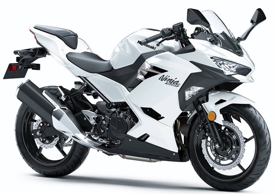 The Kawasaki Ninja 400 just turn into a white horse SGBikemart