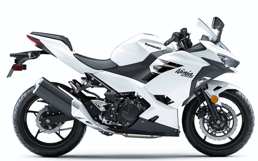 The Kawasaki Ninja 400 just turn into a white horse SGBikemart